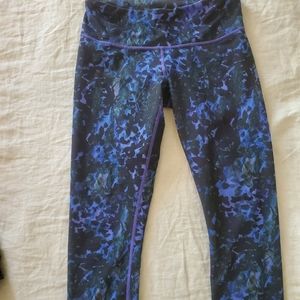 Lululemon Wonder Under Crop III Full-On Luon Blue Print Size 6